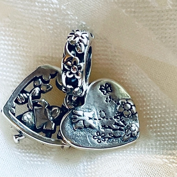 🐻 NWOT Winnie The Pooh & Piglet Charm ✨ - Picture 9 of 9